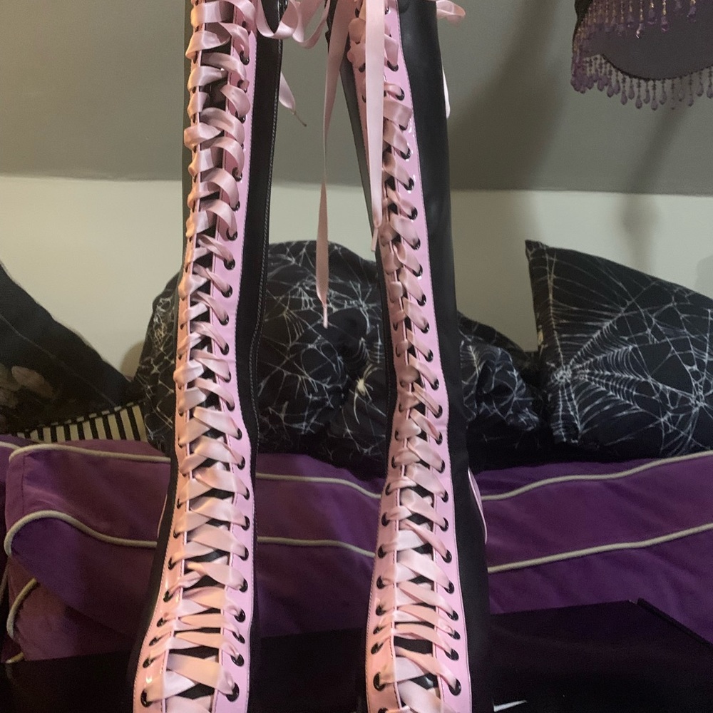 Current Mood Made For Walking Platform Boots - Picture 11 of 11